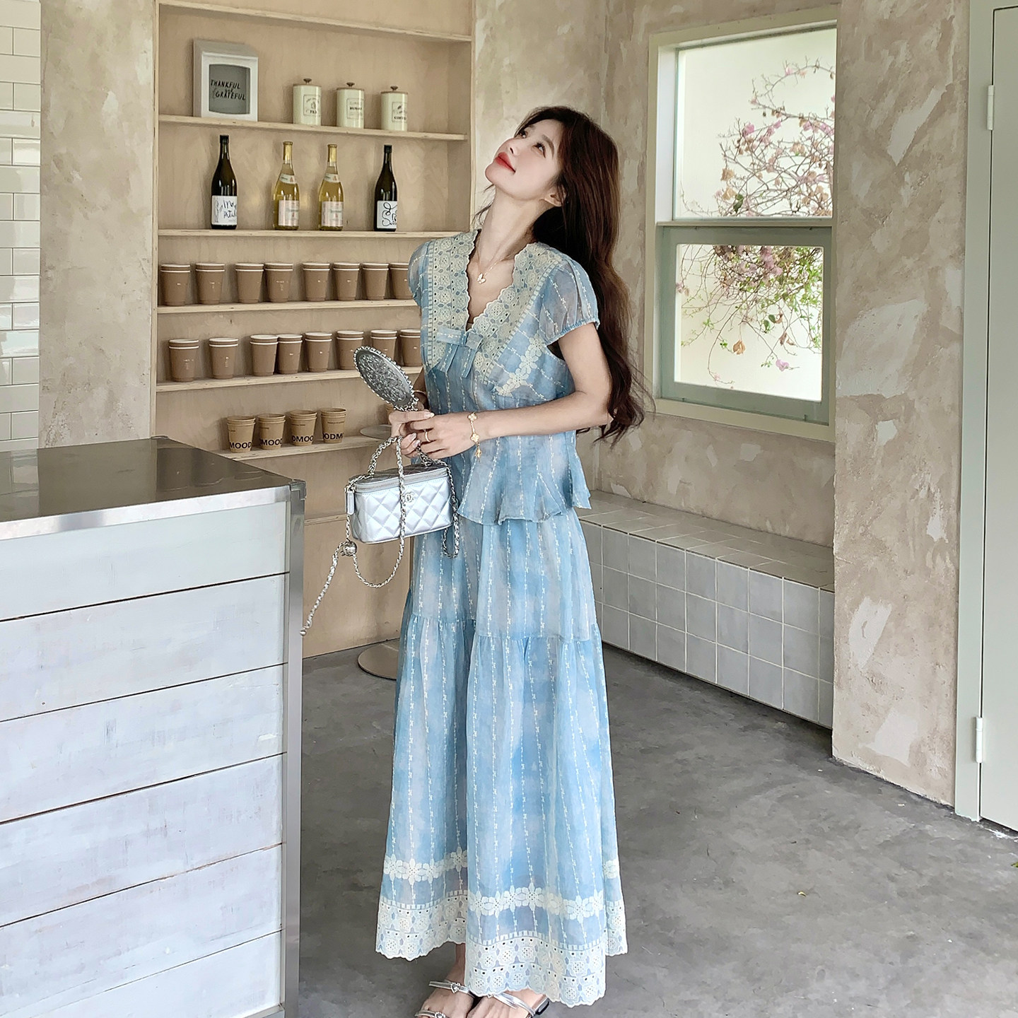 蓝色法式轻奢名媛风套装女2026初夏新款蕾丝刺绣上衣半身裙两件套