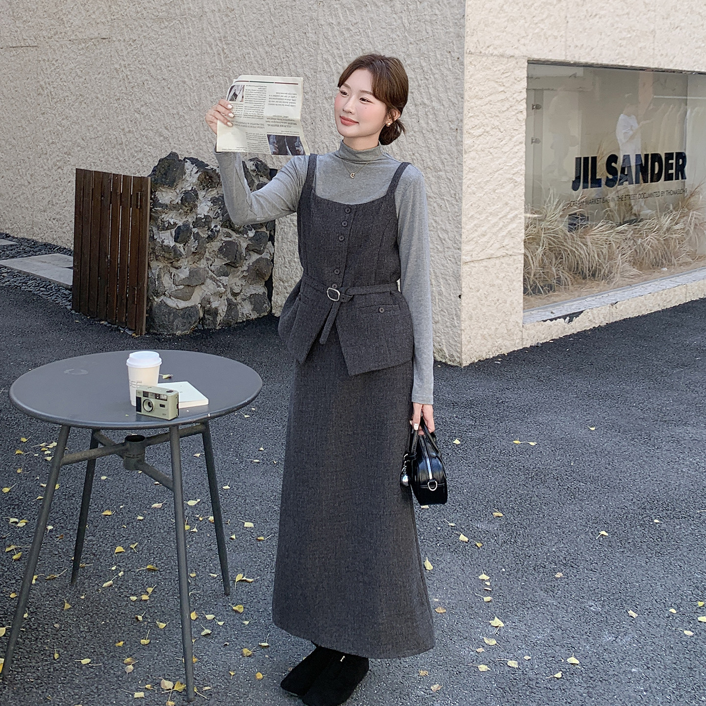灰色轻熟高级感套装裙女2026春天新款收腰吊带打底衫半身裙三件套
