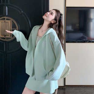 薄荷绿韩系宽松连帽卫衣套装女2026春季小个子休闲减龄短裙两件套