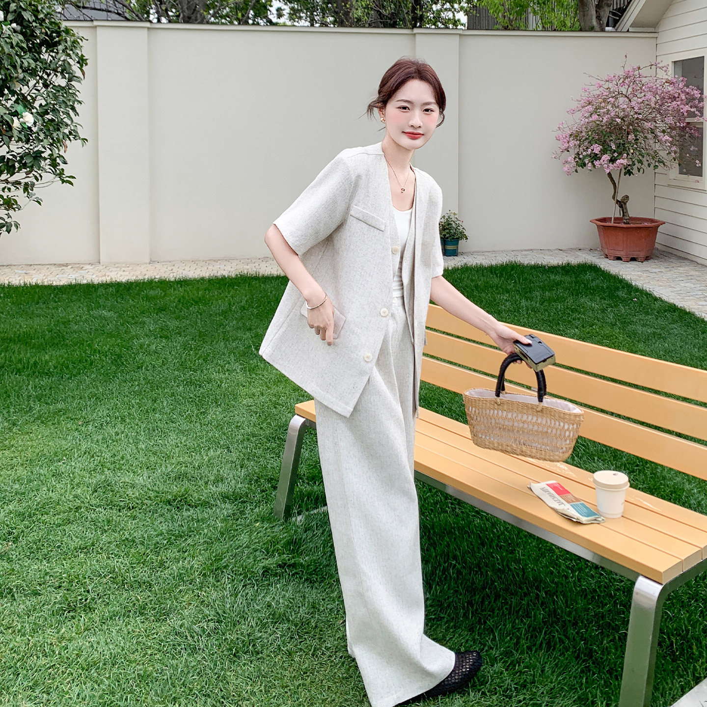 高知得体老钱风两件套女2026夏新款假两件无领短袖西装阔腿裤套装