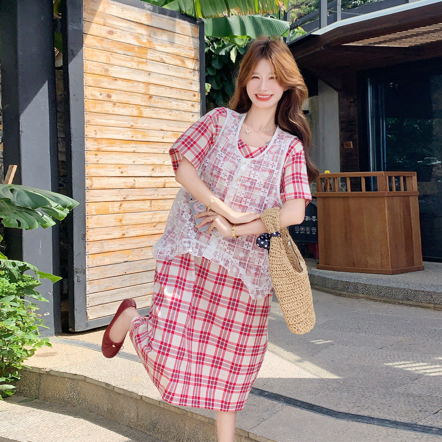 蕾丝拼接连衣裙女两件套