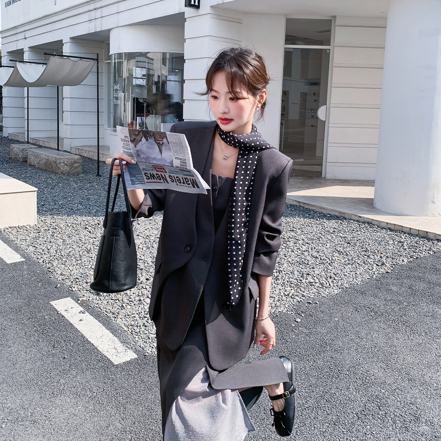 灰色设计感洋气通勤西装套装女2026初春新款花边吊带半身裙三件套