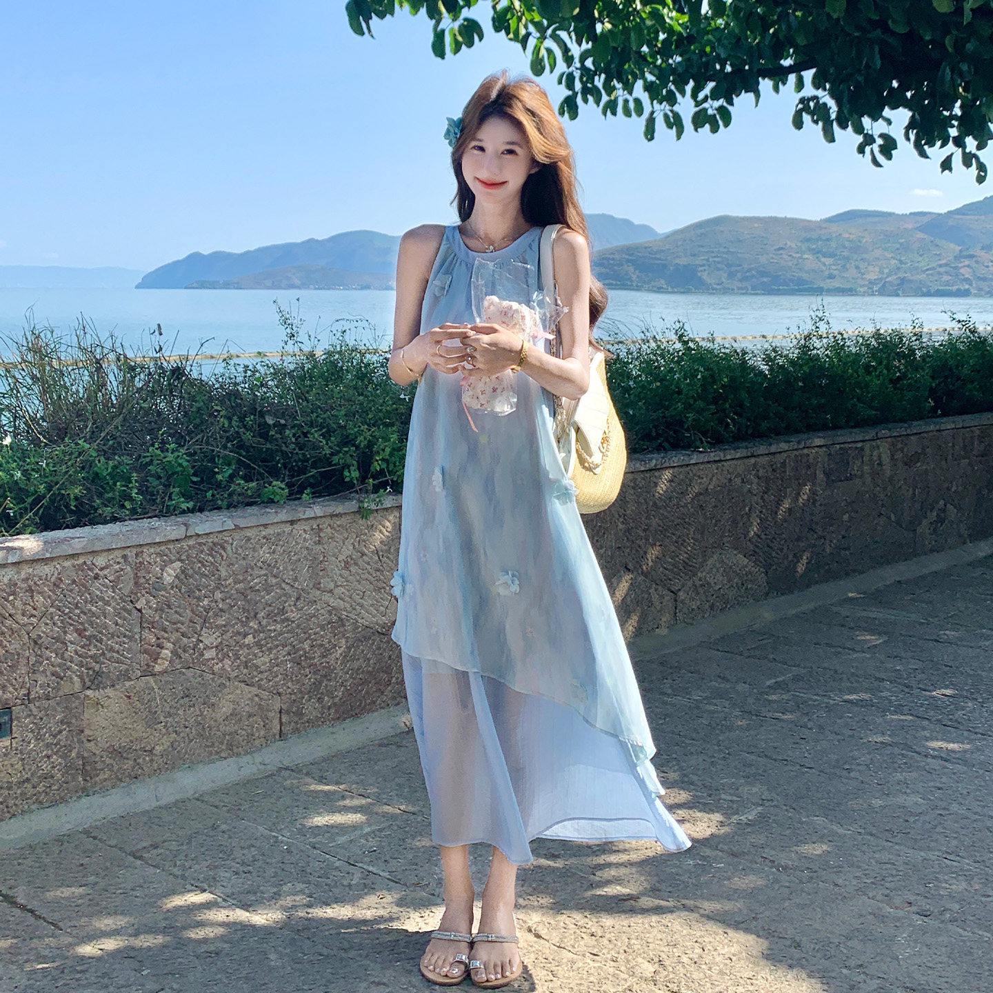 度假风蓝色挂脖吊带连衣裙女夏