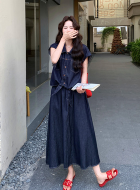 深蓝色复古轻熟风牛仔套装女2026新款夏日设计感衬衫半身裙两件套