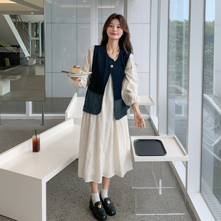 法式复古马甲刺绣连衣裙套装女2026春季小个子减龄显瘦长裙两件套