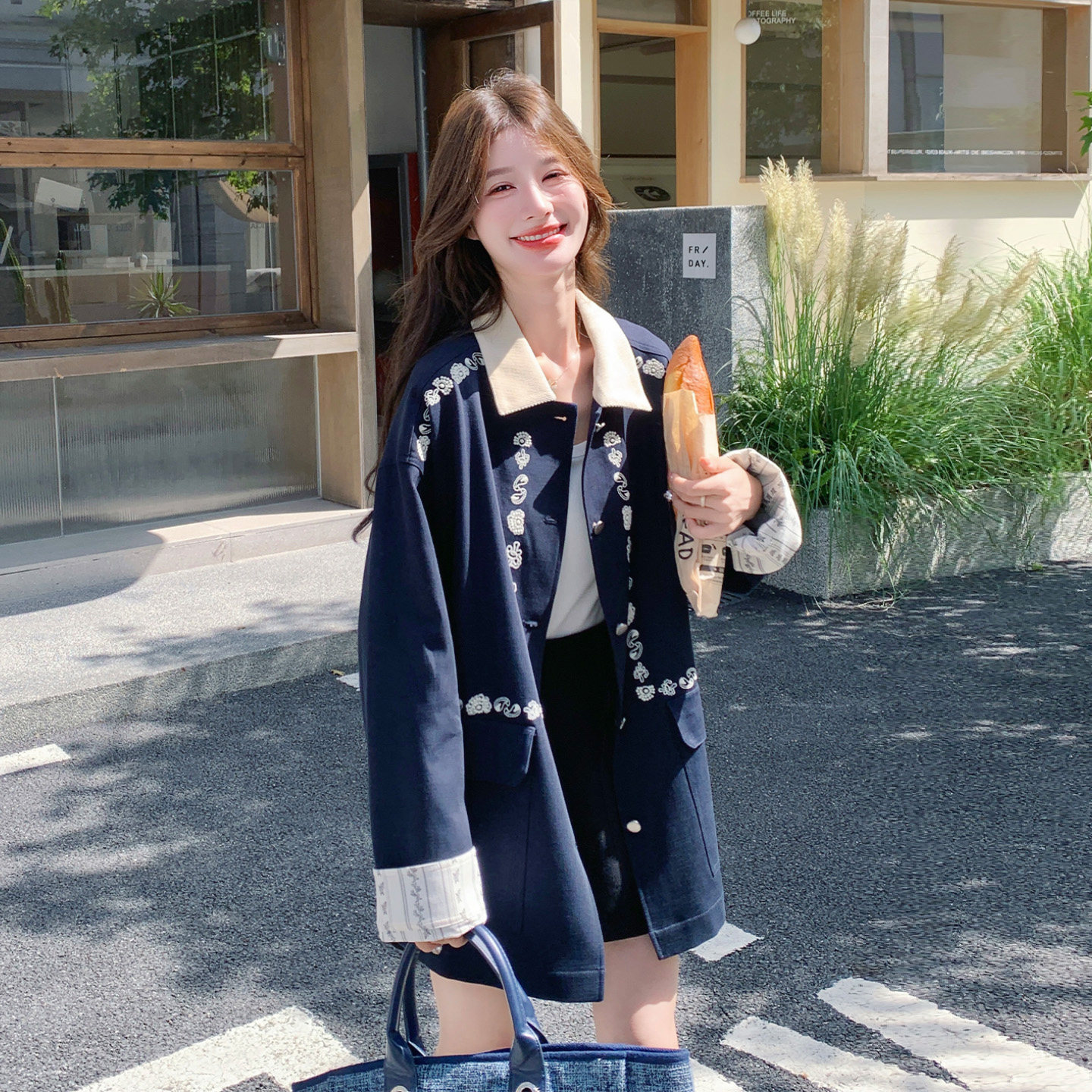 复古刺绣翻领宽松短外套女藏青