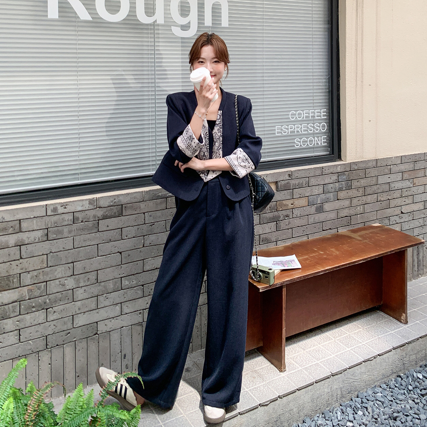 藏青色韩系气质套装女2026春季新款撞色印花拼接外套阔腿裤两件套
