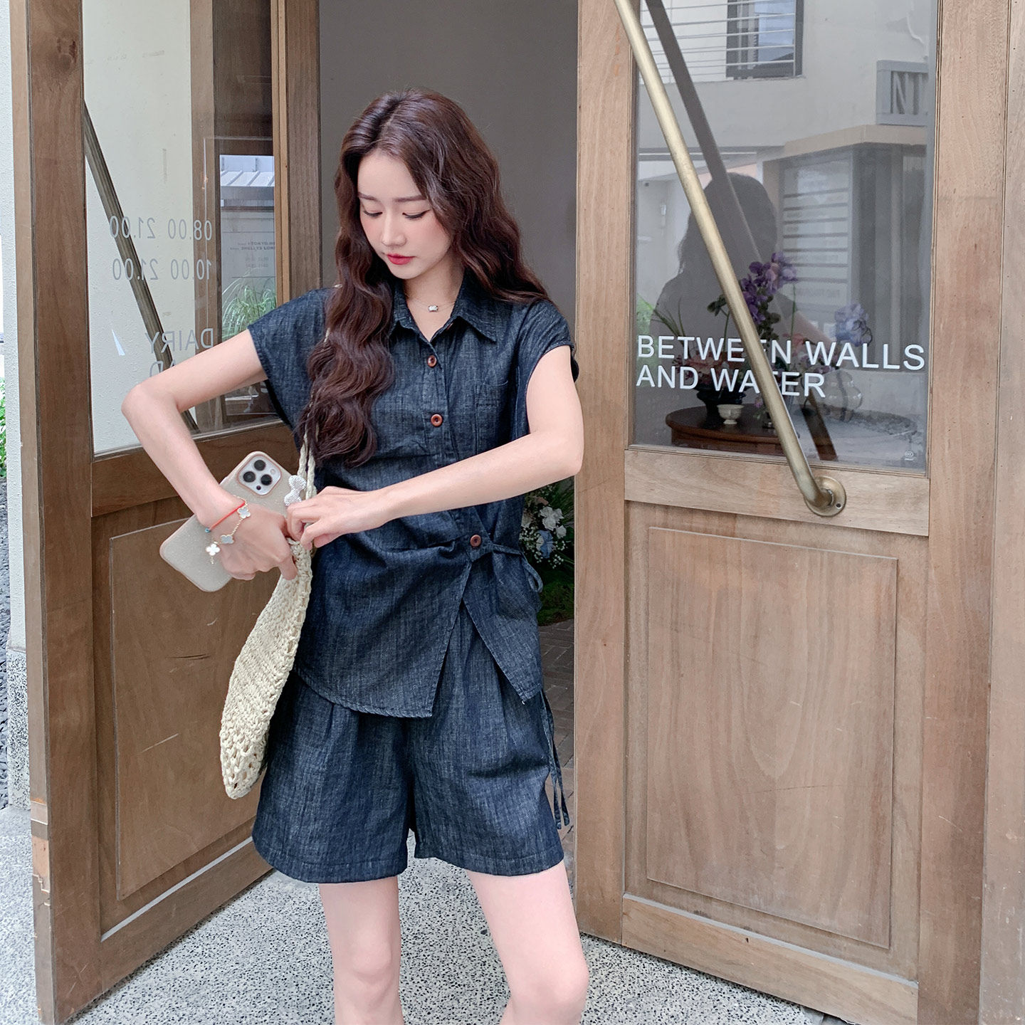 深蓝色小个子复古牛仔套装女2026夏新款休闲不规则衬衫短裤两件套