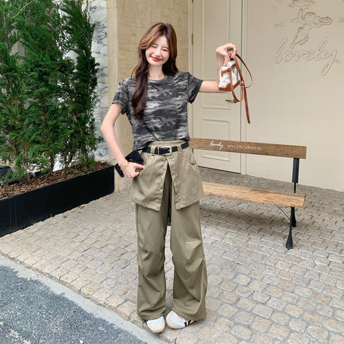 美式复古工装风穿搭女2026新款夏日迷彩风T恤屁帘阔腿裤两件套