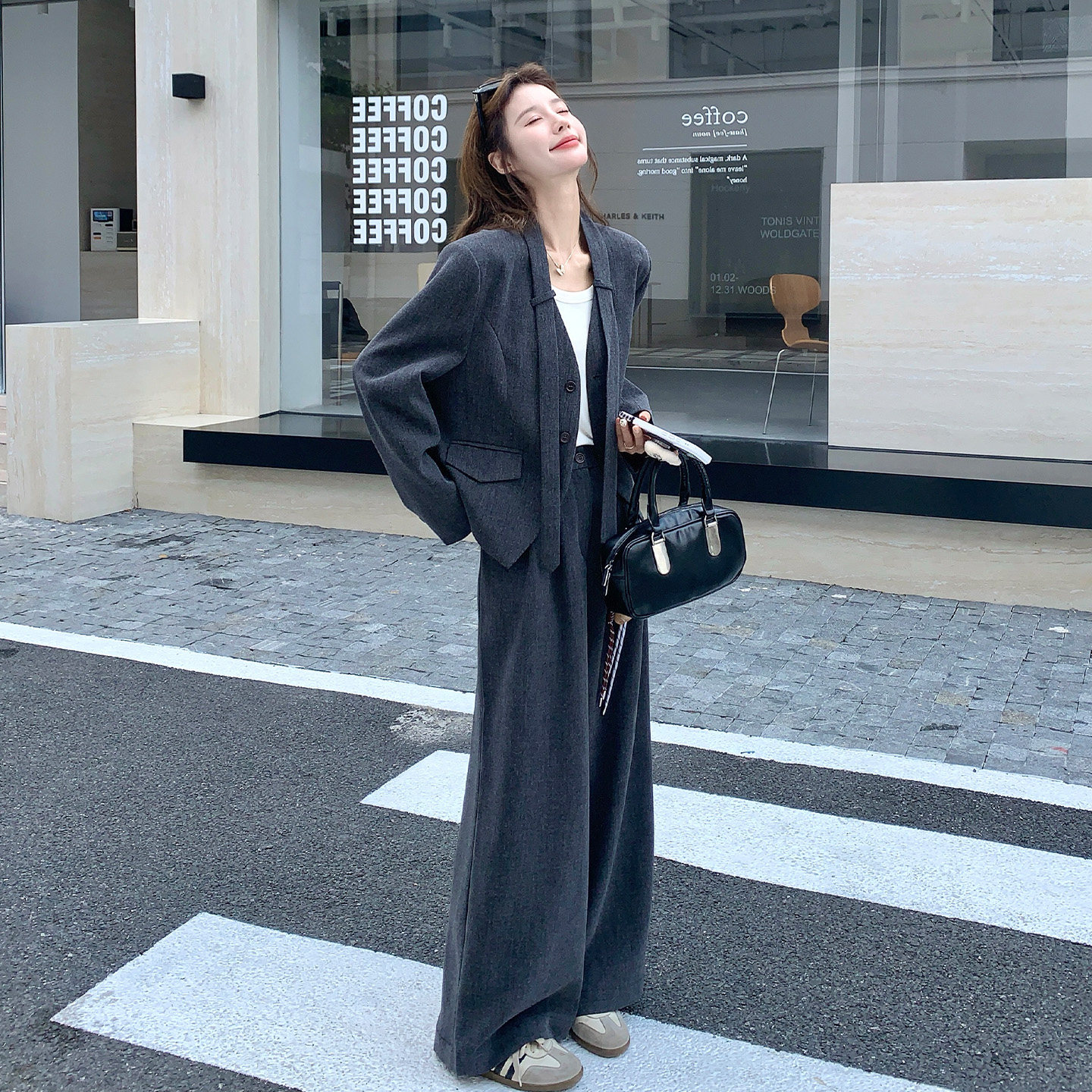 轻飒都市风灰色西装套装女