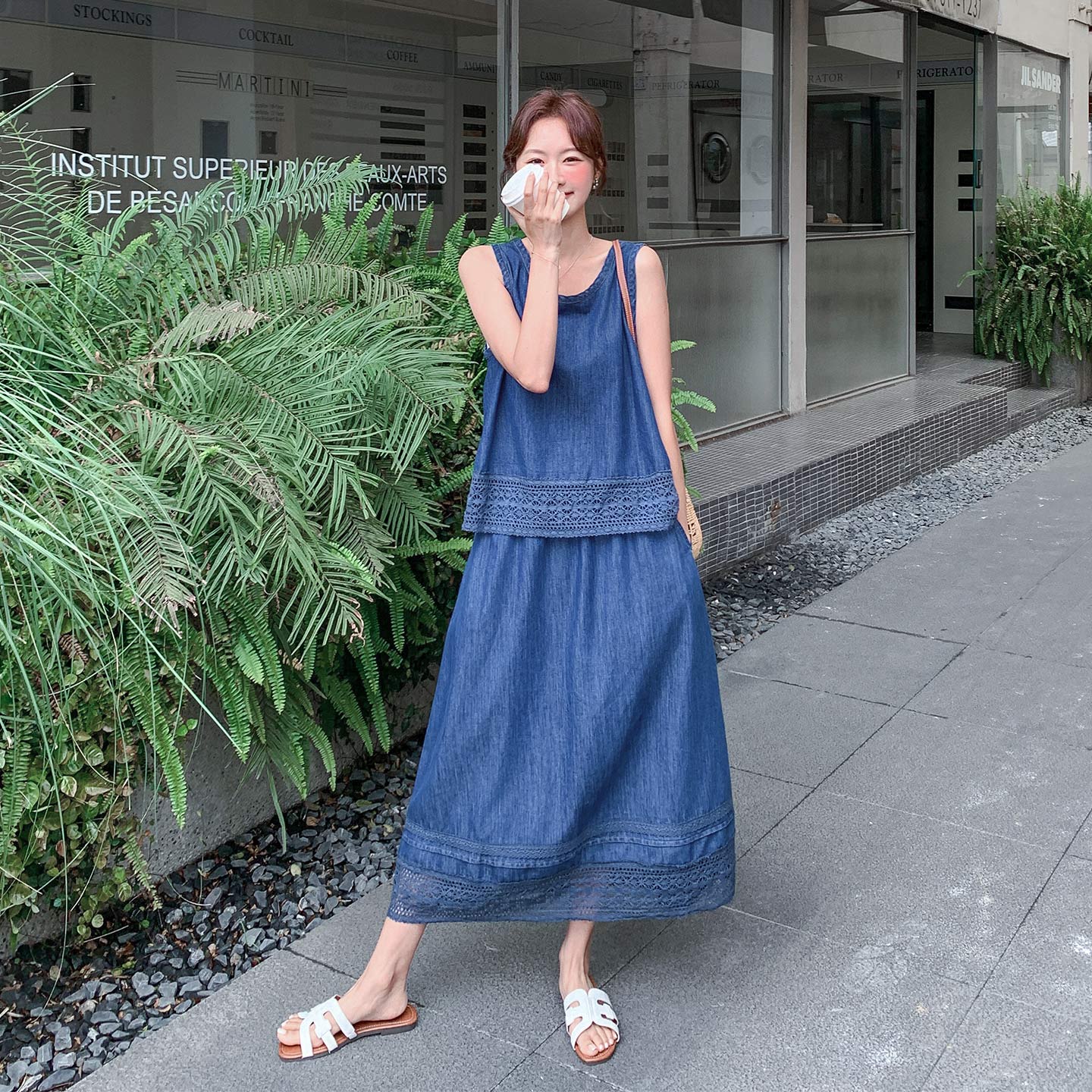 蓝色森系减龄松弛感蕾丝拼接套装女2026新款无袖上衣半身裙两件套