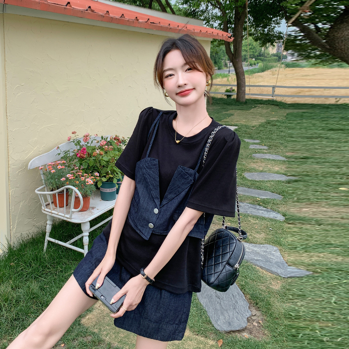复古冷淡系套装女2026初夏新款休闲假两件牛仔拼接上衣短裤两件套