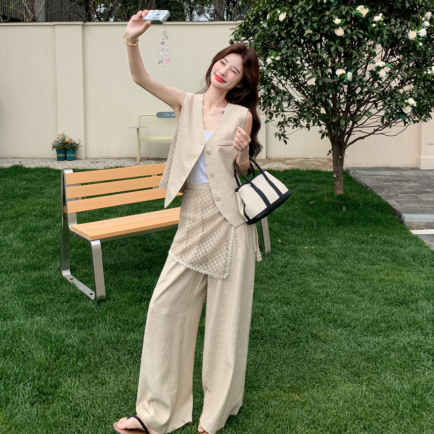 米色法式简约高级感马甲套装女2026新款夏日时尚漂亮阔腿裤两件套