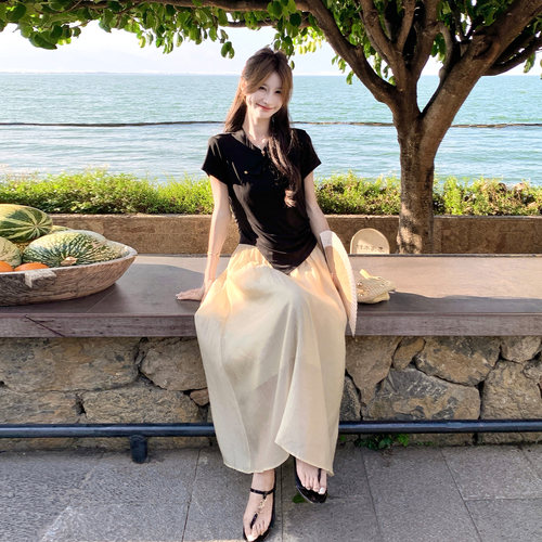 法式温柔风黑色短袖连衣裙女夏