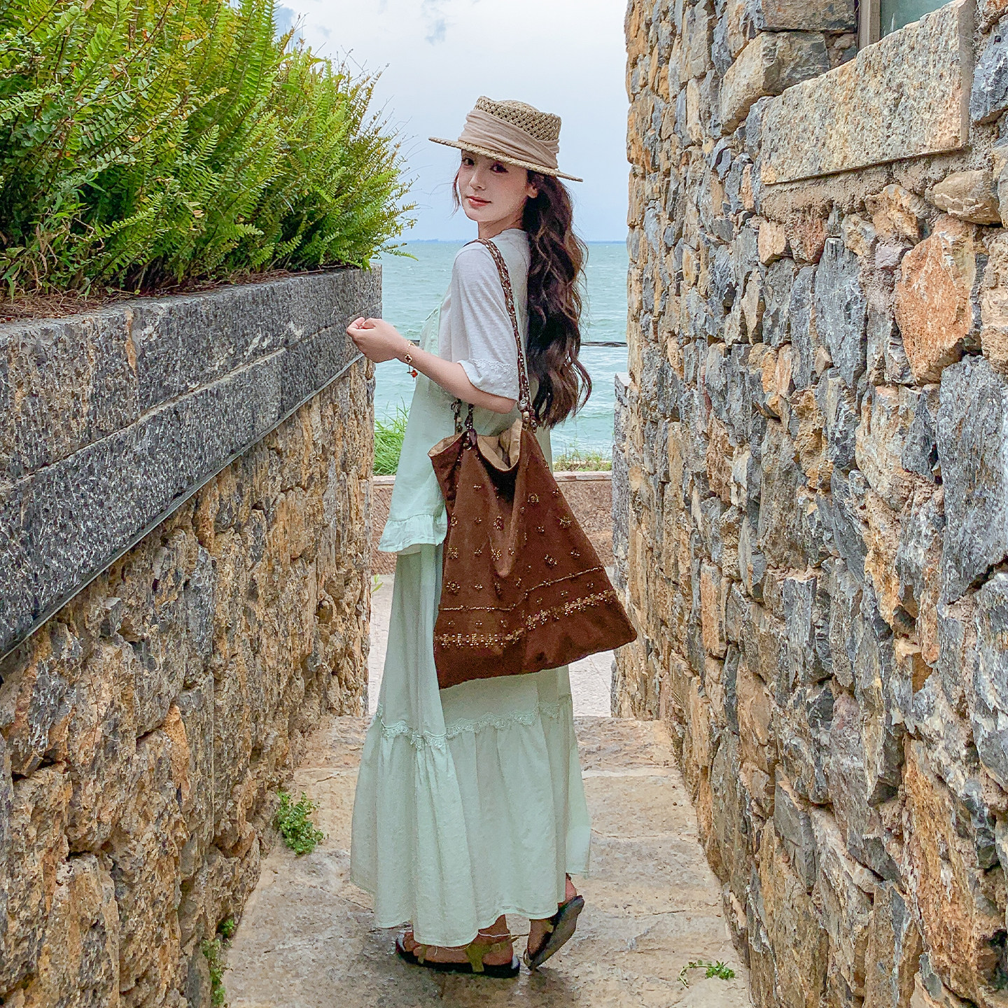 夏日森系小清新甜美风吊带套装女士休闲T恤半身裙三件套2026新款