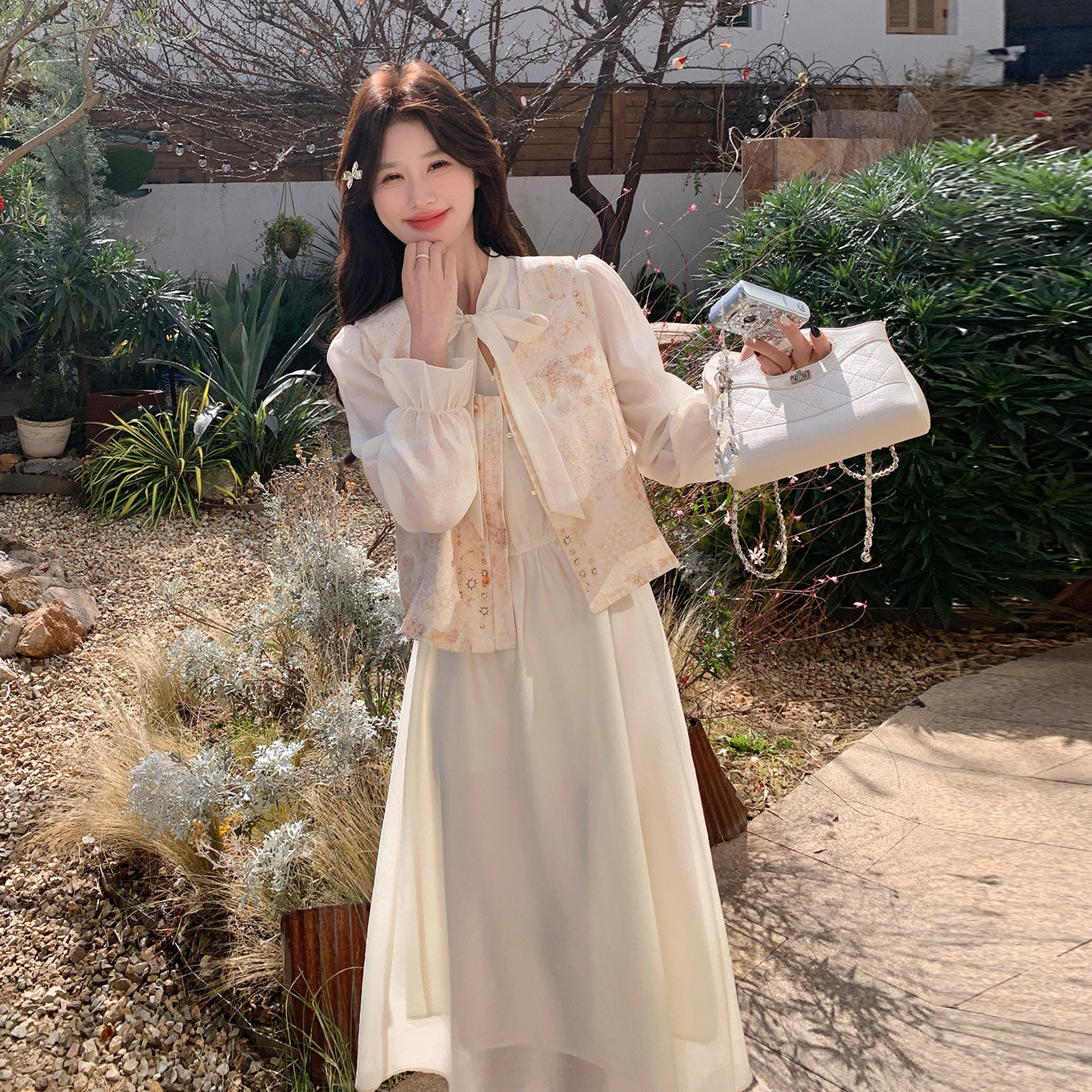 女米白色长裙甜美约会两件套