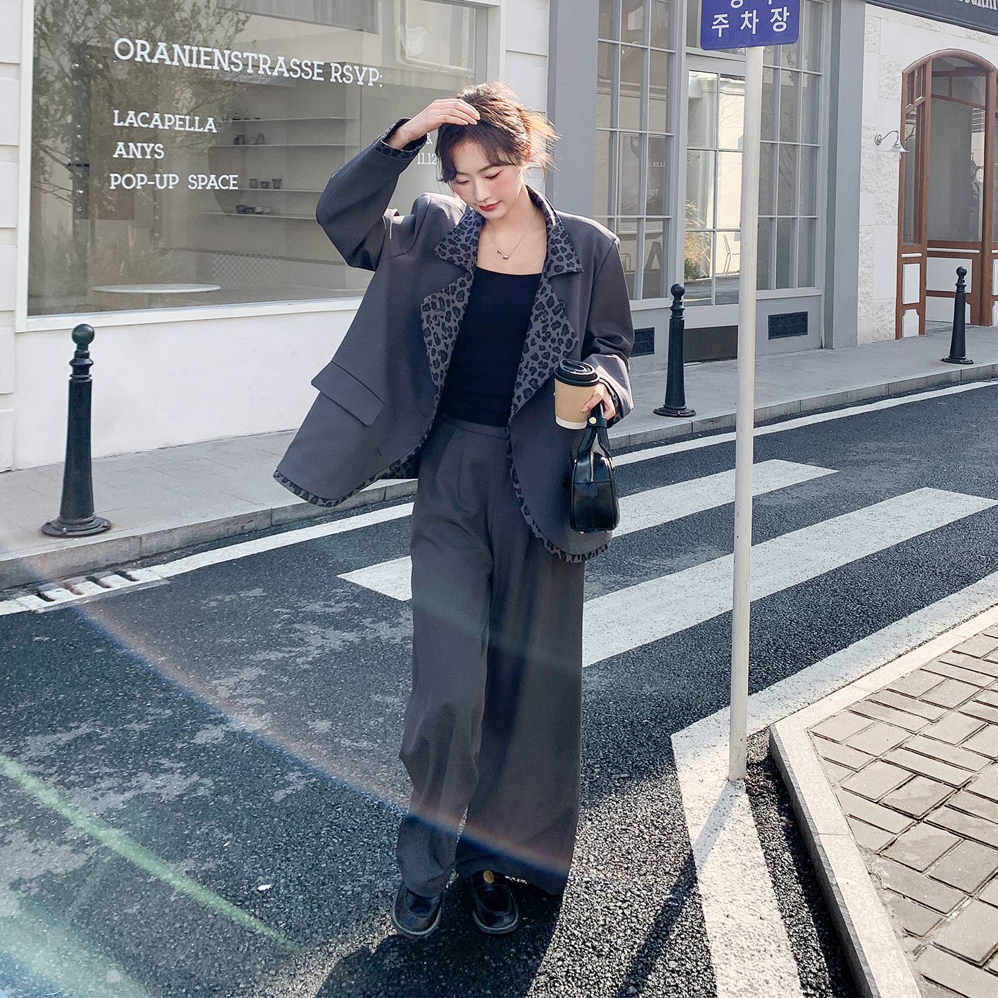 韩系酷飒御姐气质穿搭女2026秋新款设计感豹纹拼接西装长裤两件套