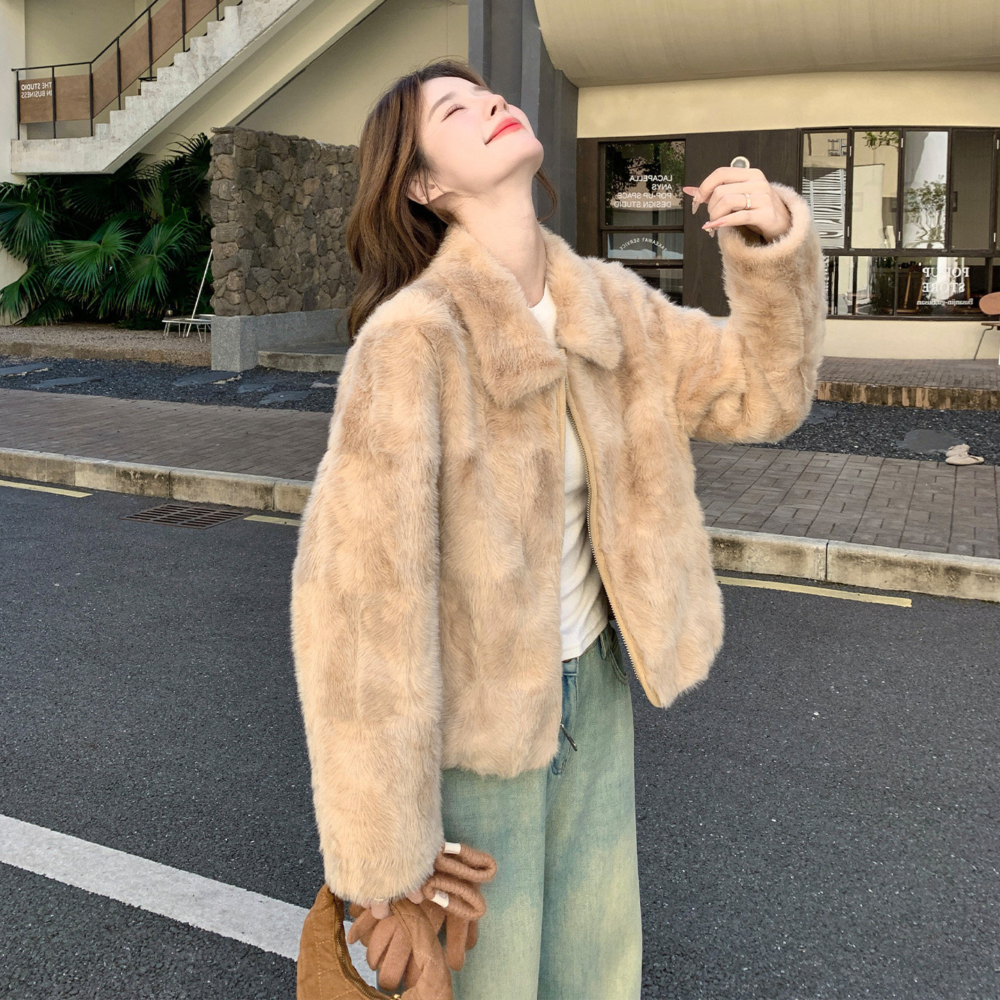 冬日复古轻奢千金感外套女2026新款小个子保暖显瘦皮毛一体上衣
