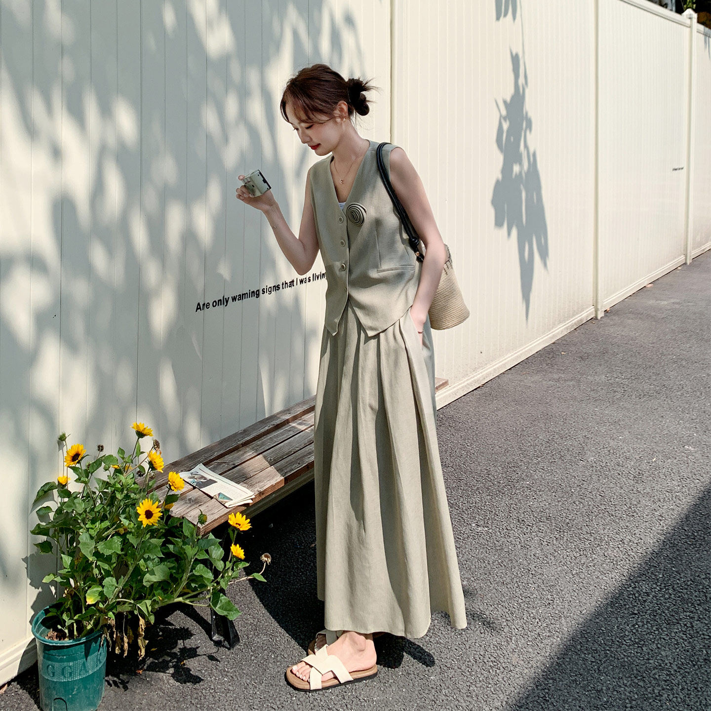 法式简约高级感气质V领马甲套装女夏季高腰半身裙两件套2026新款