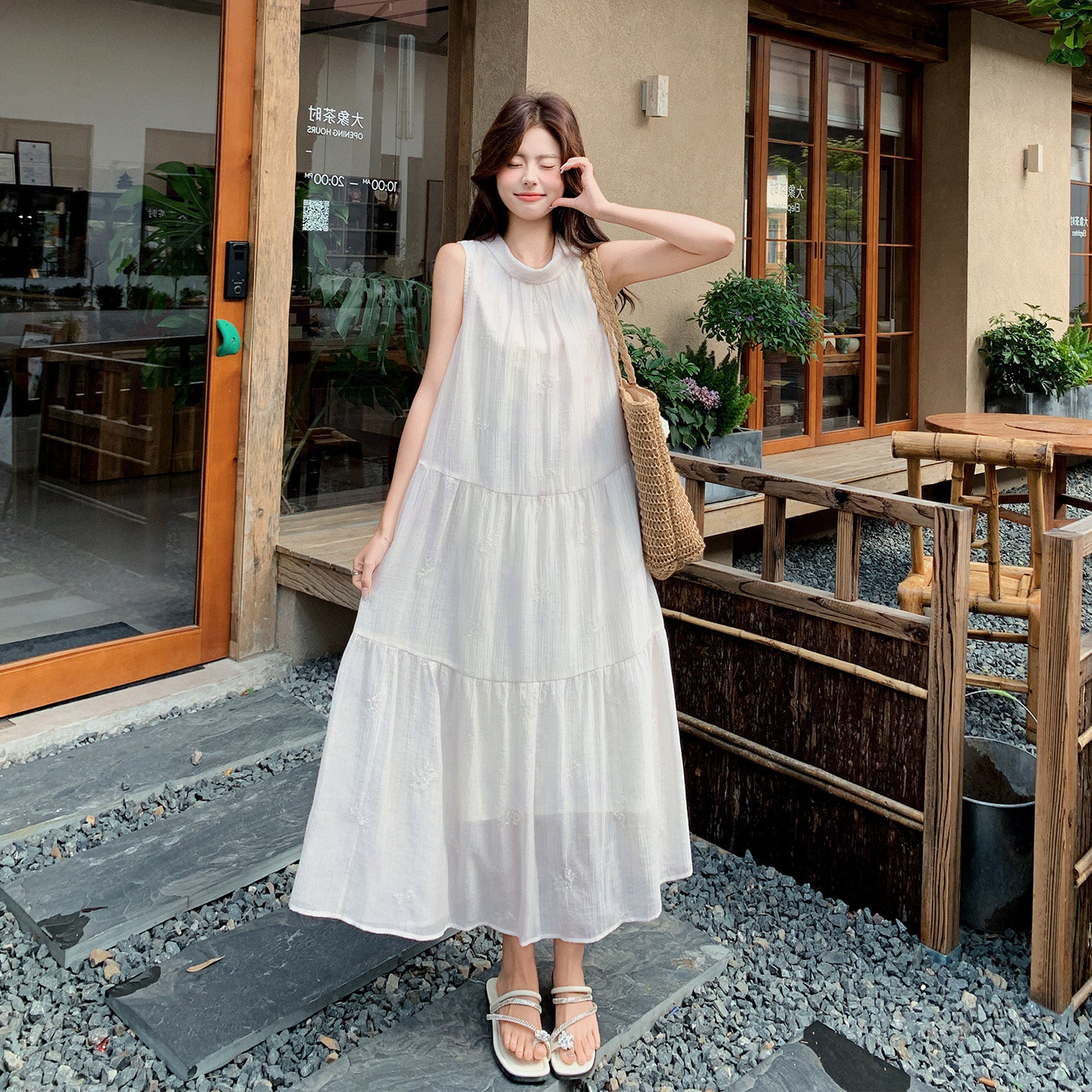 温柔度假风无袖连衣裙女夏白色