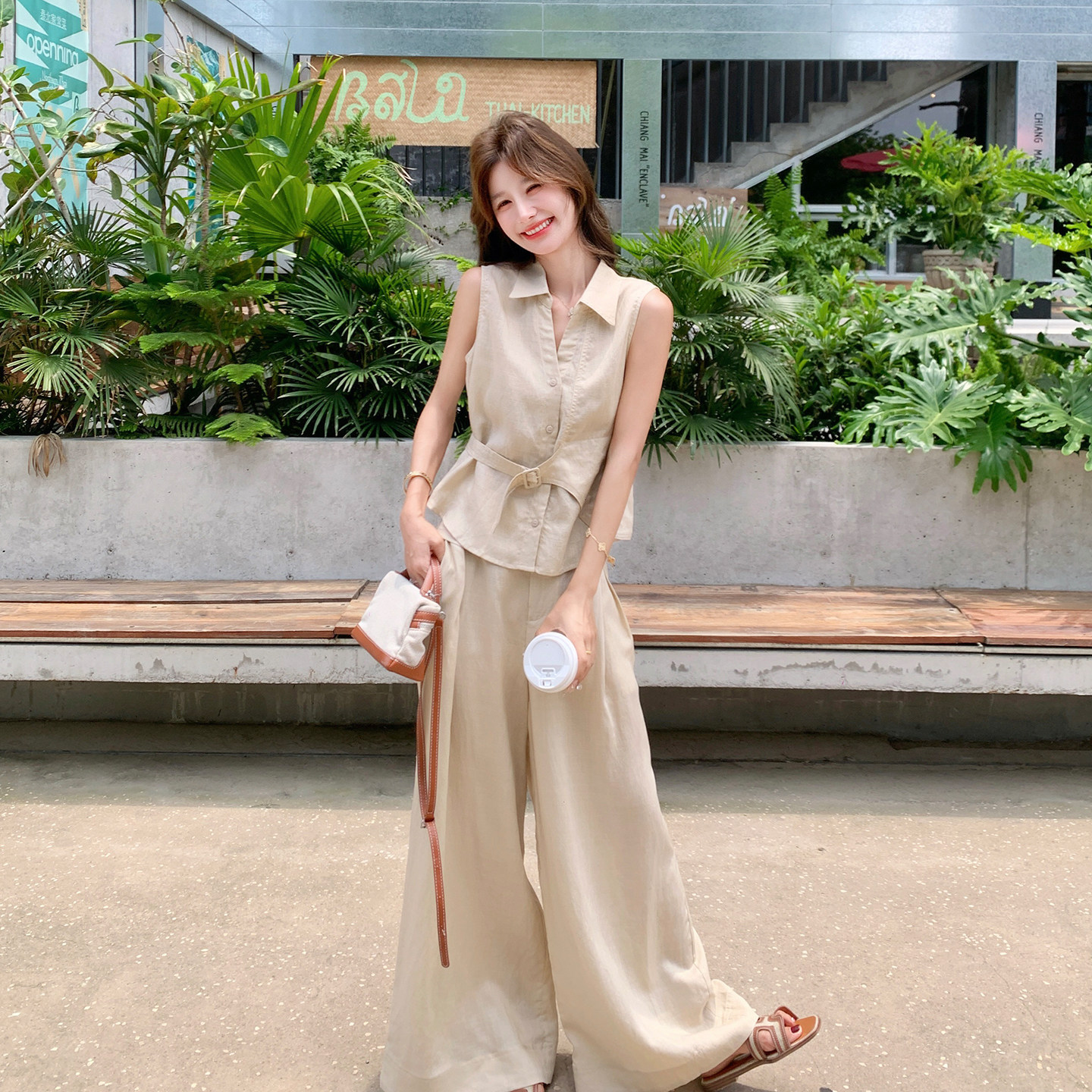 杏色高智文艺松弛感套装女2026新款收腰无袖翻领马甲阔腿裤两件套