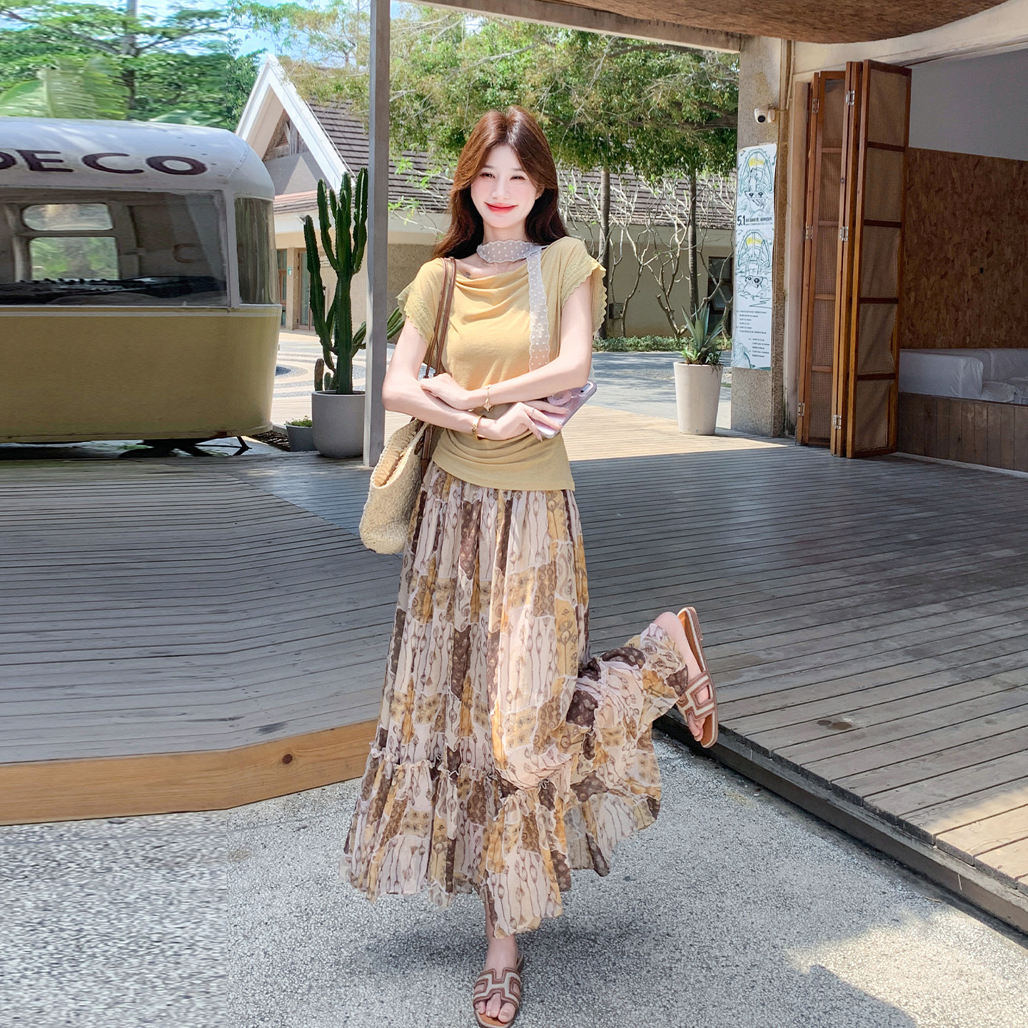 度假风休闲套装裙女夏2026新款法式高腰T恤及踝碎花半身裙两件套