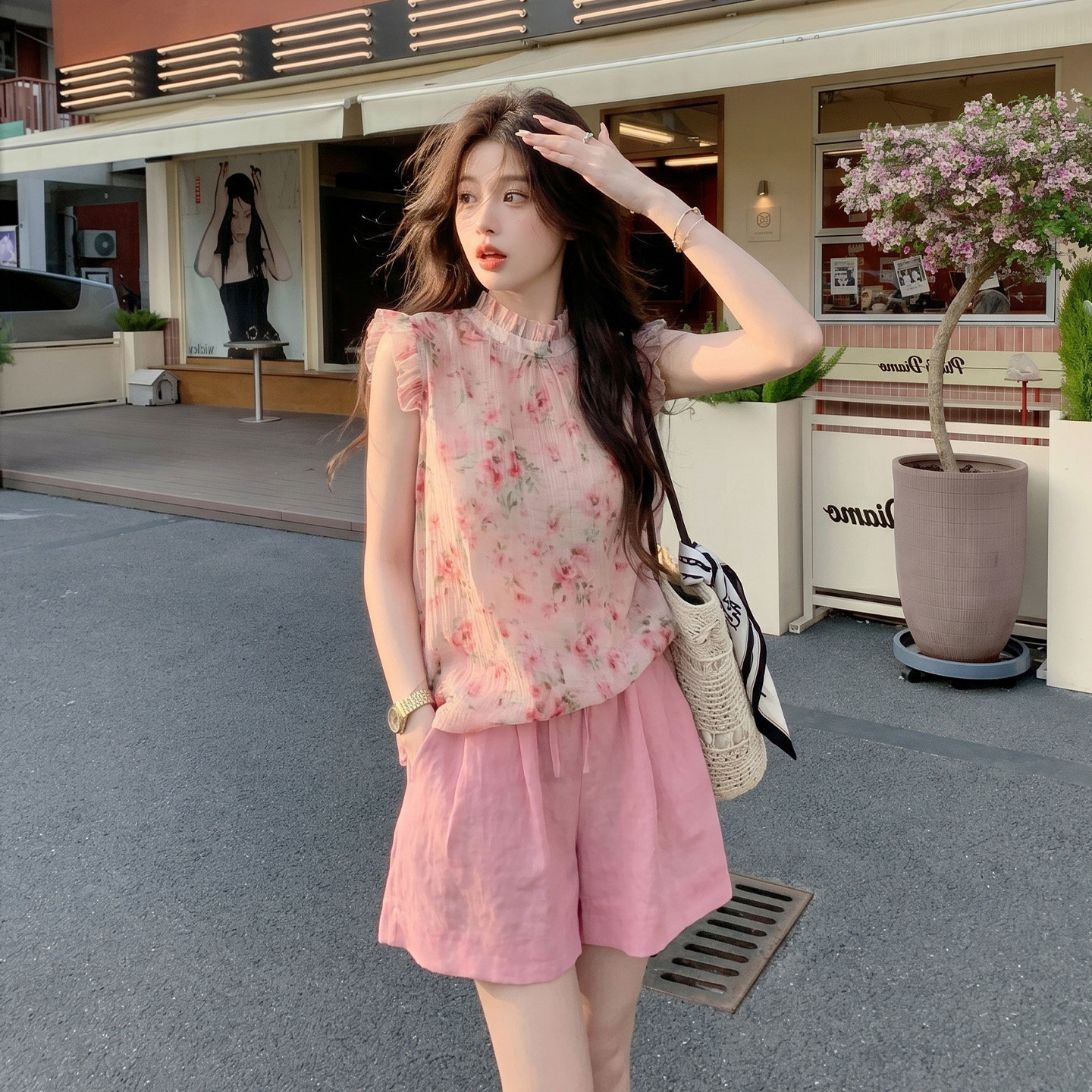 甜美风碎花飞飞袖上衣短裤两件