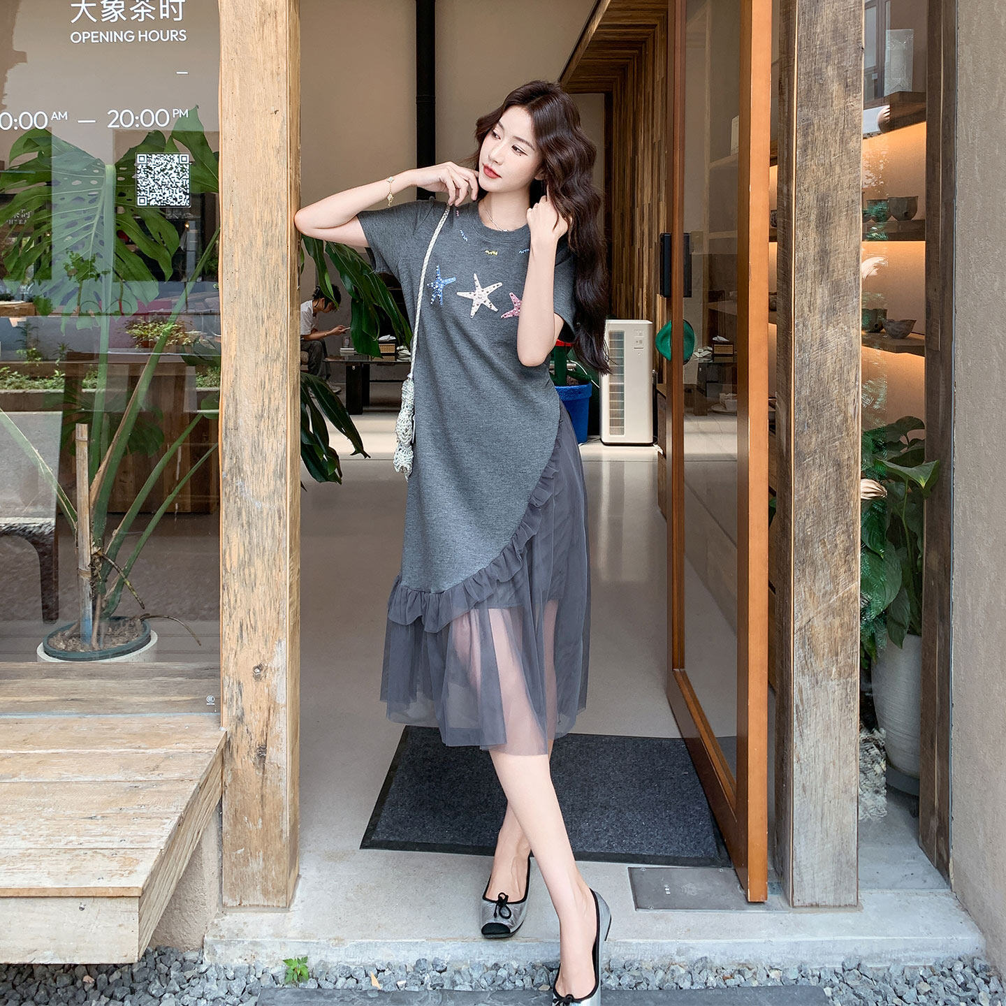 灰色独特设计感网纱拼接连衣裙女2026新款夏日随性慵懒风T恤裙
