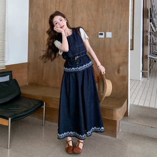深蓝色复古牛仔套装女2026春季新款撞色刺绣拼接马甲半身裙两件套