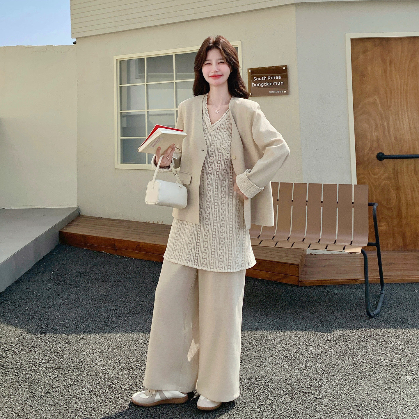 简单大方老钱风无领西装套装女2026春季新款蕾丝背心阔腿裤三件套