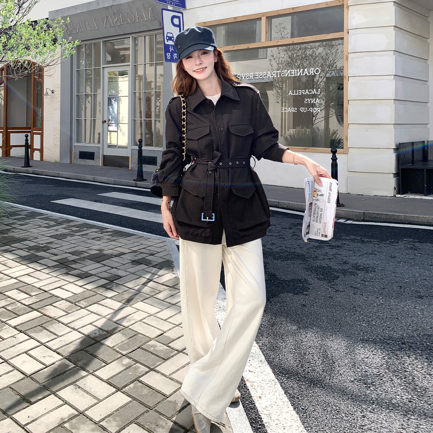 黑色翻领收腰风衣女中长款