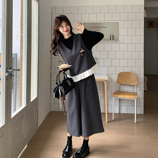 灰色学院风减龄休闲套装女2026春减龄V领马甲打底衫阔腿裤三件套