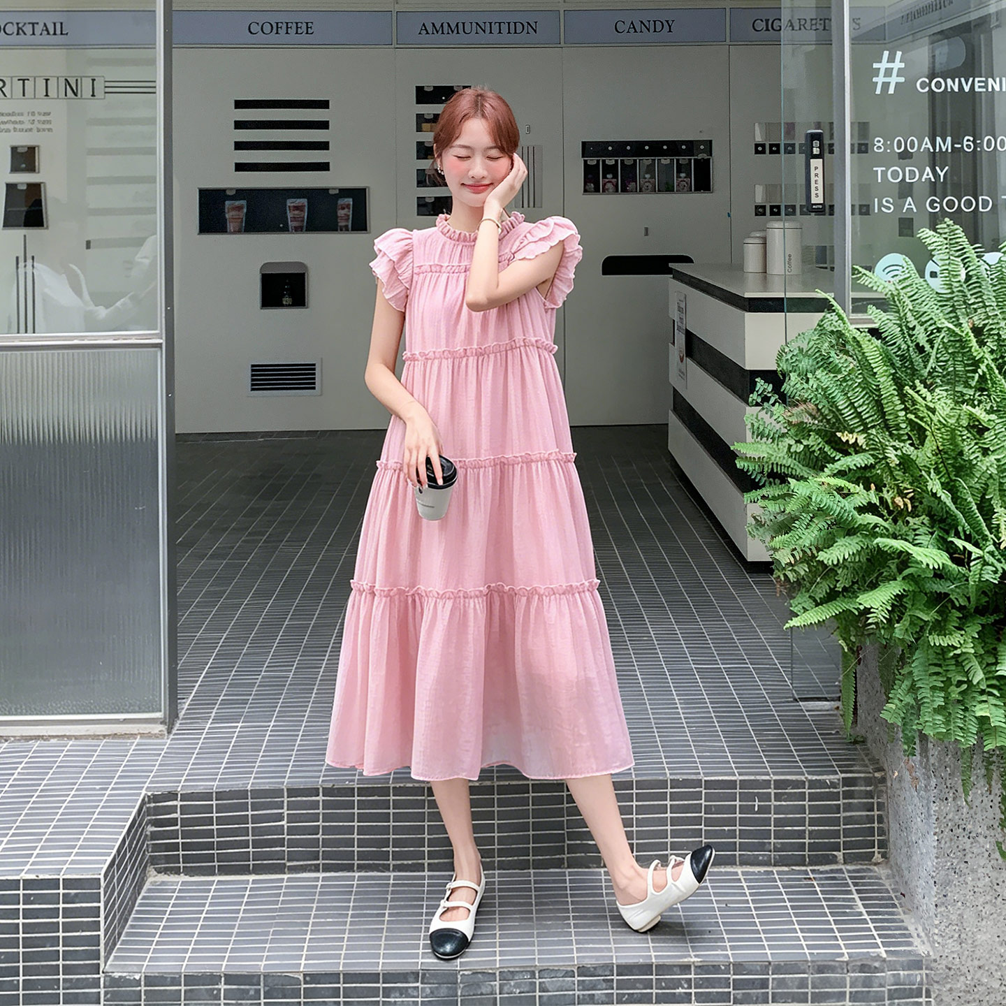 粉色轻奢甜美氛围感连衣裙2026新款夏日时尚木耳边拼接A字蛋糕裙