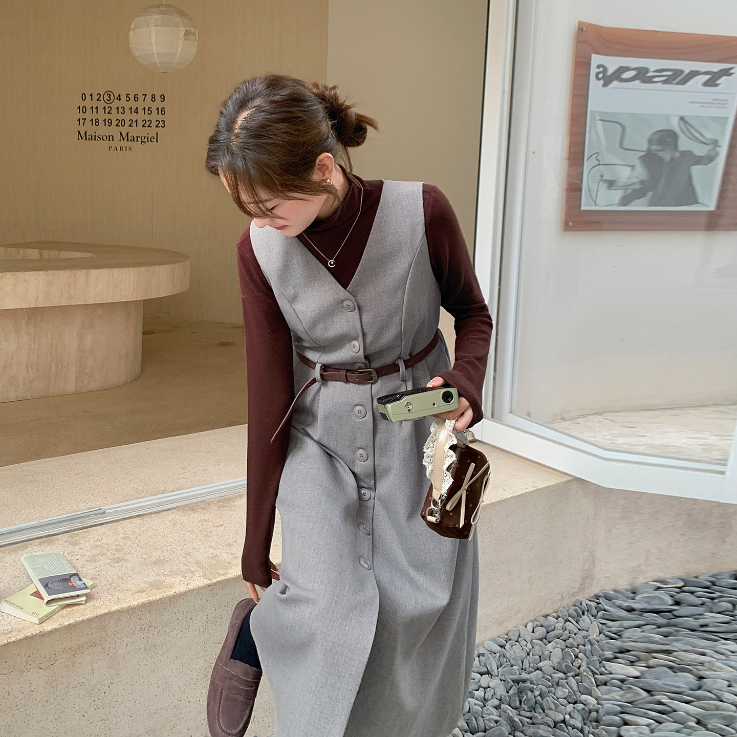 灰色法式优雅高级感V领背心连衣裙套装女2026初春新款内搭两件套