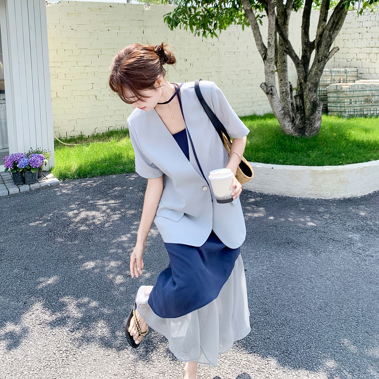 蓝色优雅高级感假两件连衣裙套装女2026新款韩式短袖西服两件套夏