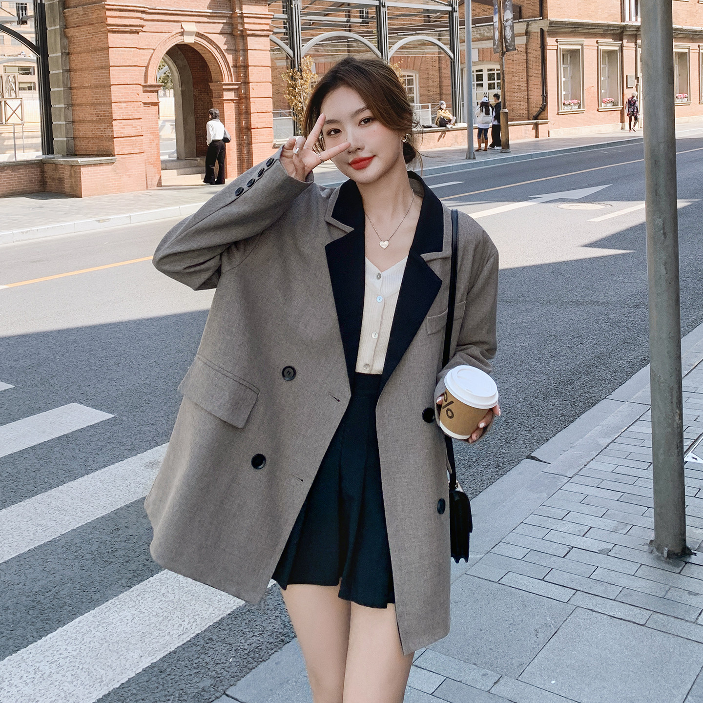 灰色大方得体西装外套女2026春季新款韩版时尚高级感撞色拼接西服