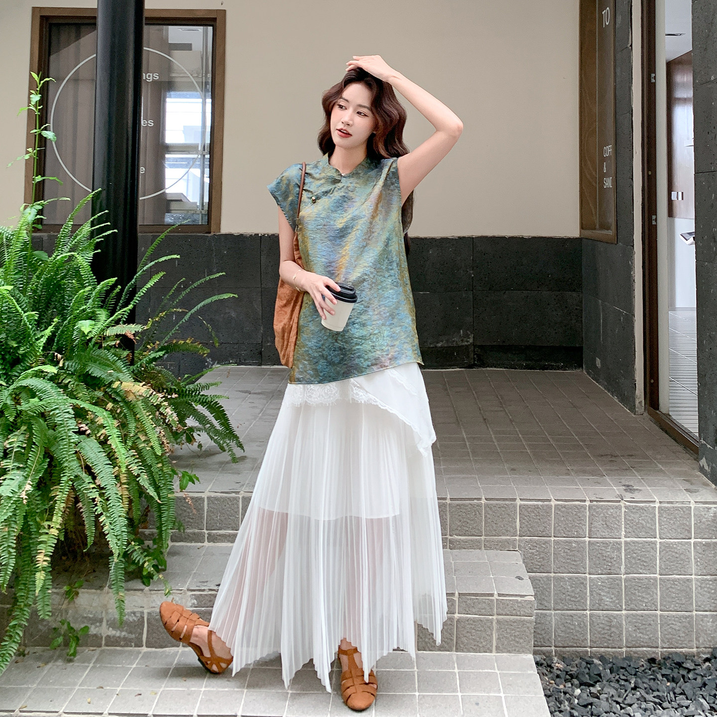 蓝色新中式别致改良旗袍套装女2026夏季新款蕾丝网纱背心裙两件套