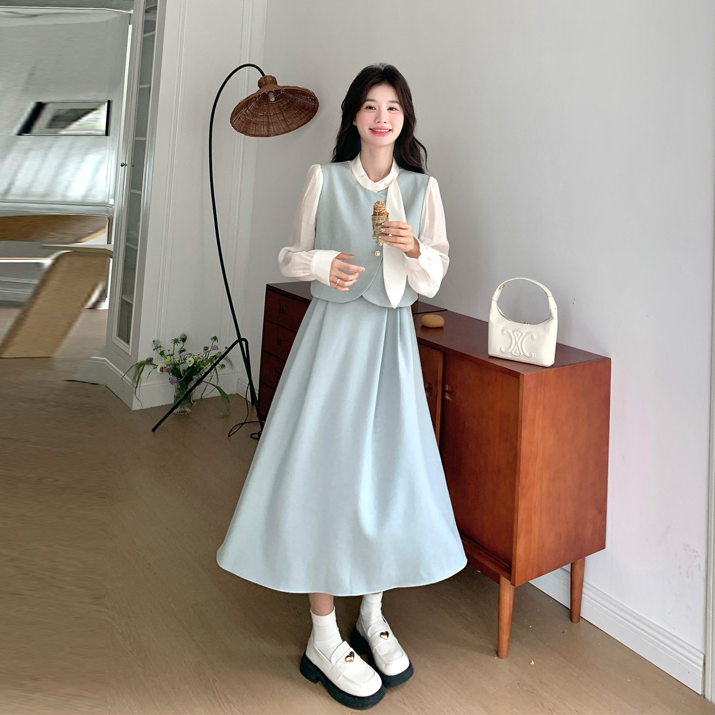 浅蓝色轻熟优雅风假两件连衣裙女2026新款减龄温柔气质撞色A字裙