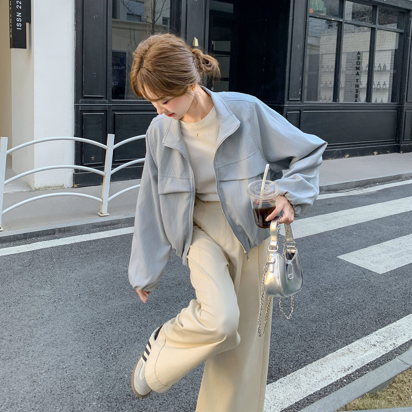 浅蓝色韩系休闲甜酷风PU皮衣外套女2026新款时尚宽松显瘦立领夹克