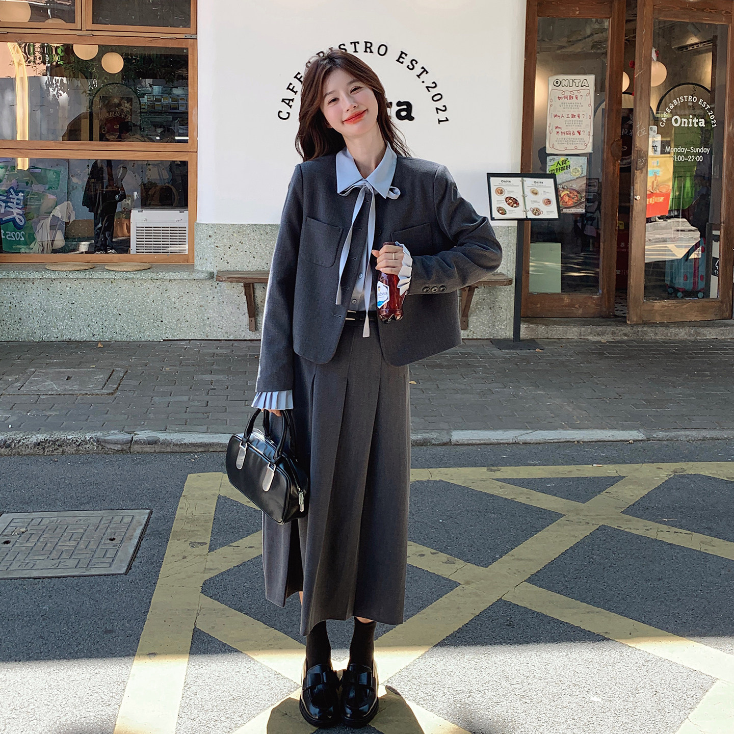灰色韩系学院风西装套装女2026春季新款时尚系带衬衫半身裙三件套