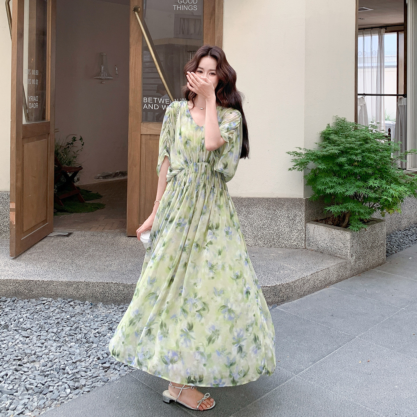 夏季度假风绿碎花A字连衣裙