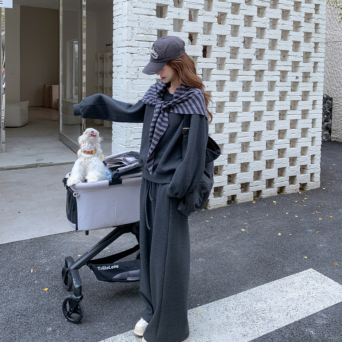 灰色韩系慵懒风披肩卫衣套装女2026春季新款休闲运动阔腿裤两件套