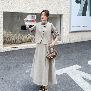 杏色法式轻熟风气质马甲套装裙女2026春季显瘦打底衫半身裙三件套