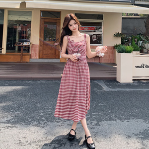 法式甜美风格纹吊带连衣裙女夏
