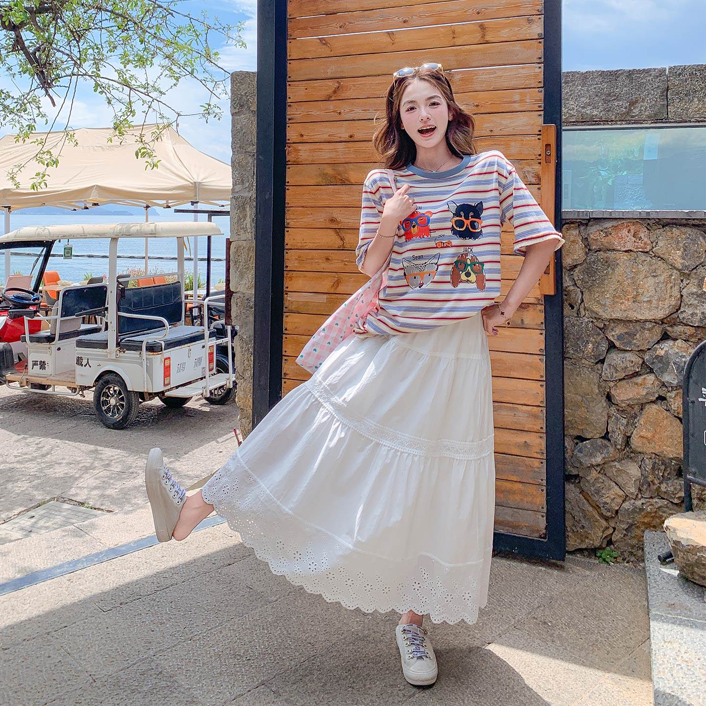 初夏可爱甜妹套装女2026新款多巴胺拼色条纹卡通T恤半身裙两件套