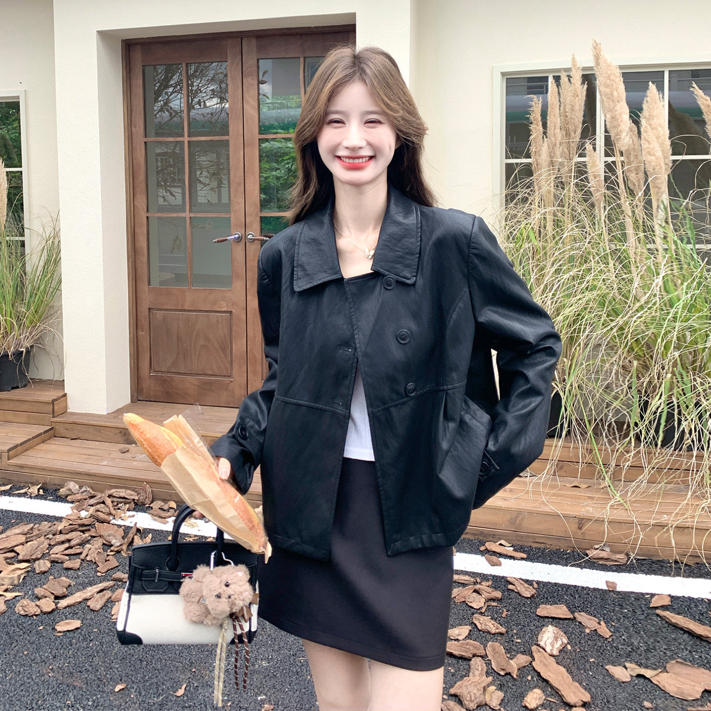 黑色短款显瘦小个子皮衣女