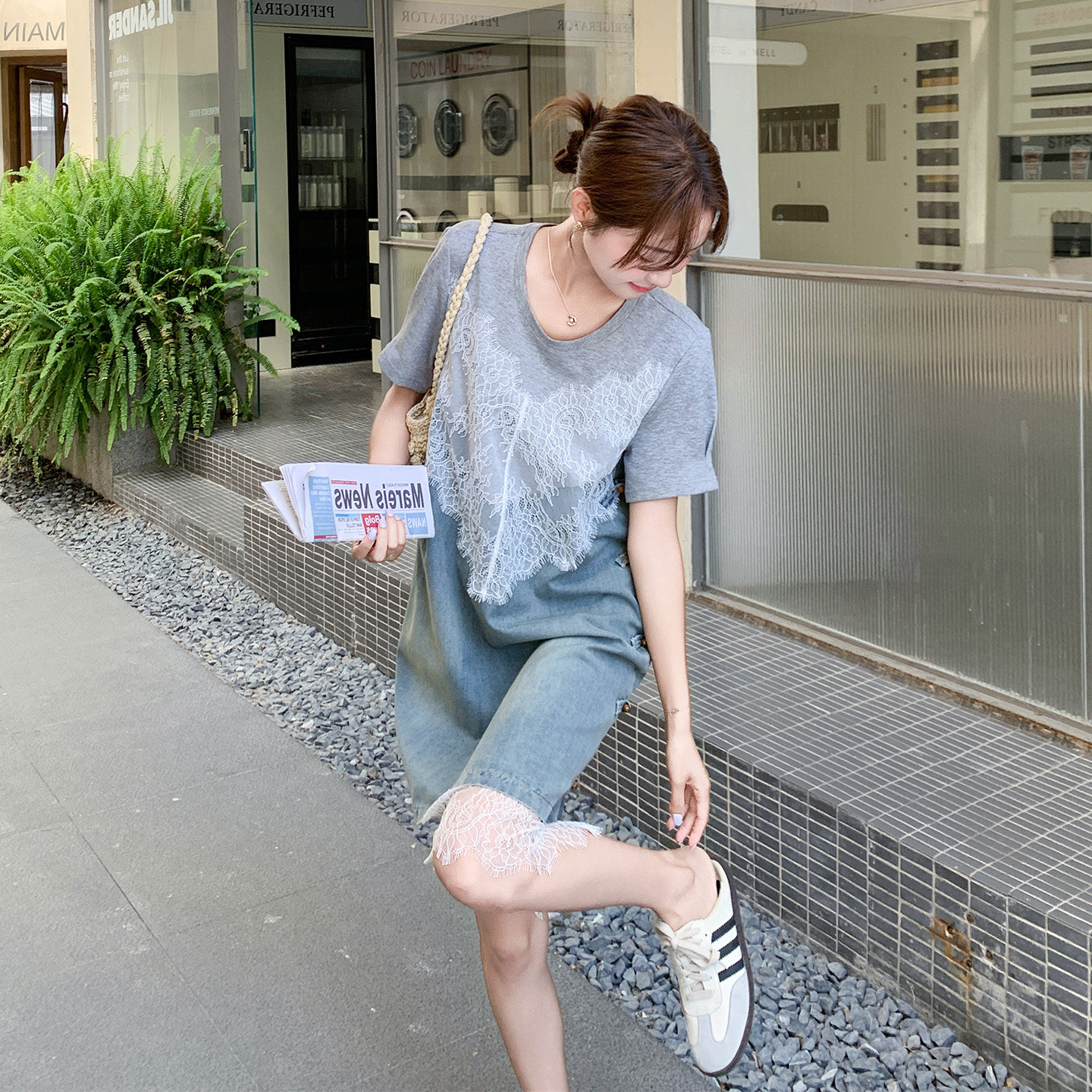 设计感蕾丝拼接牛仔连衣裙女夏