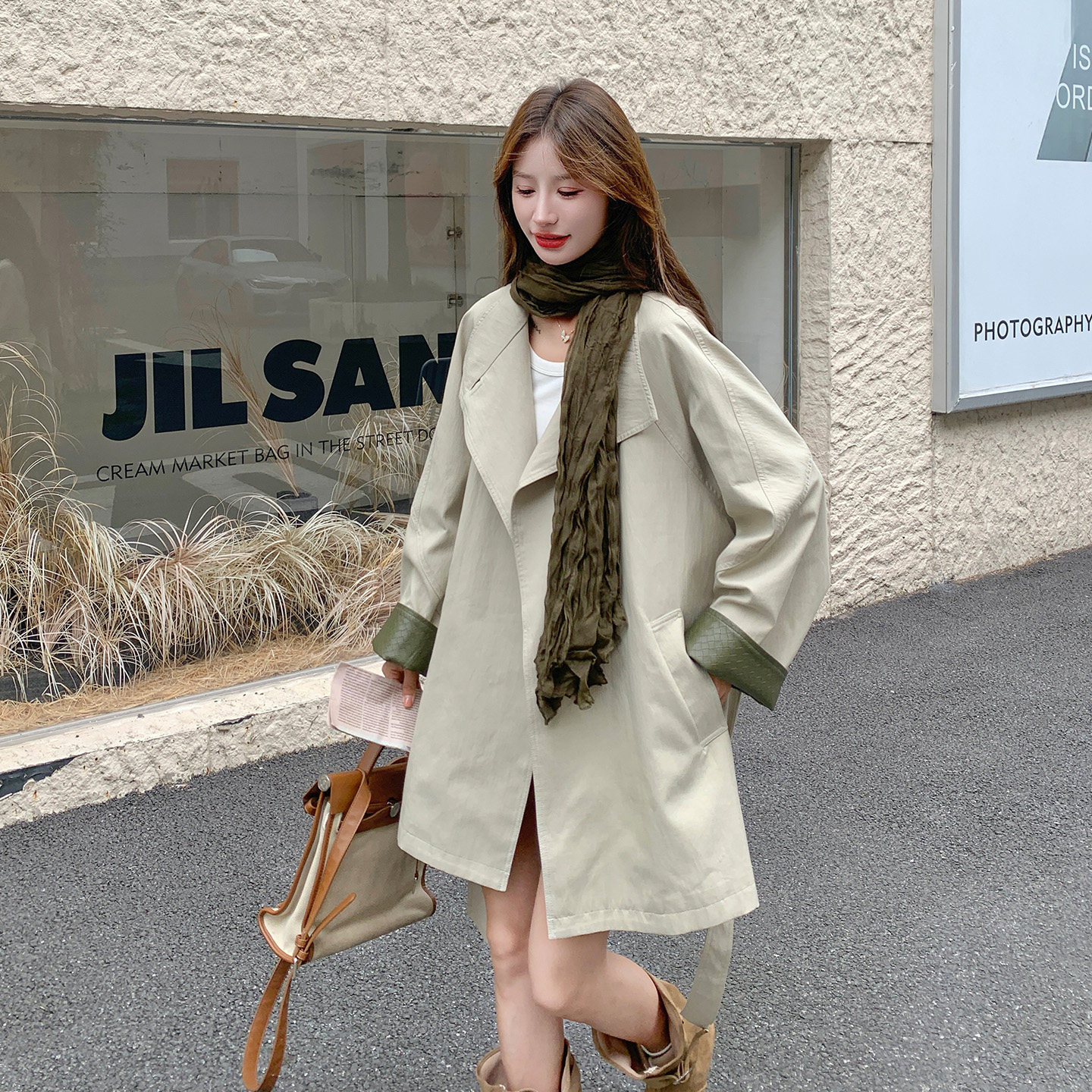 韩系米白PU立领收腰短外套女