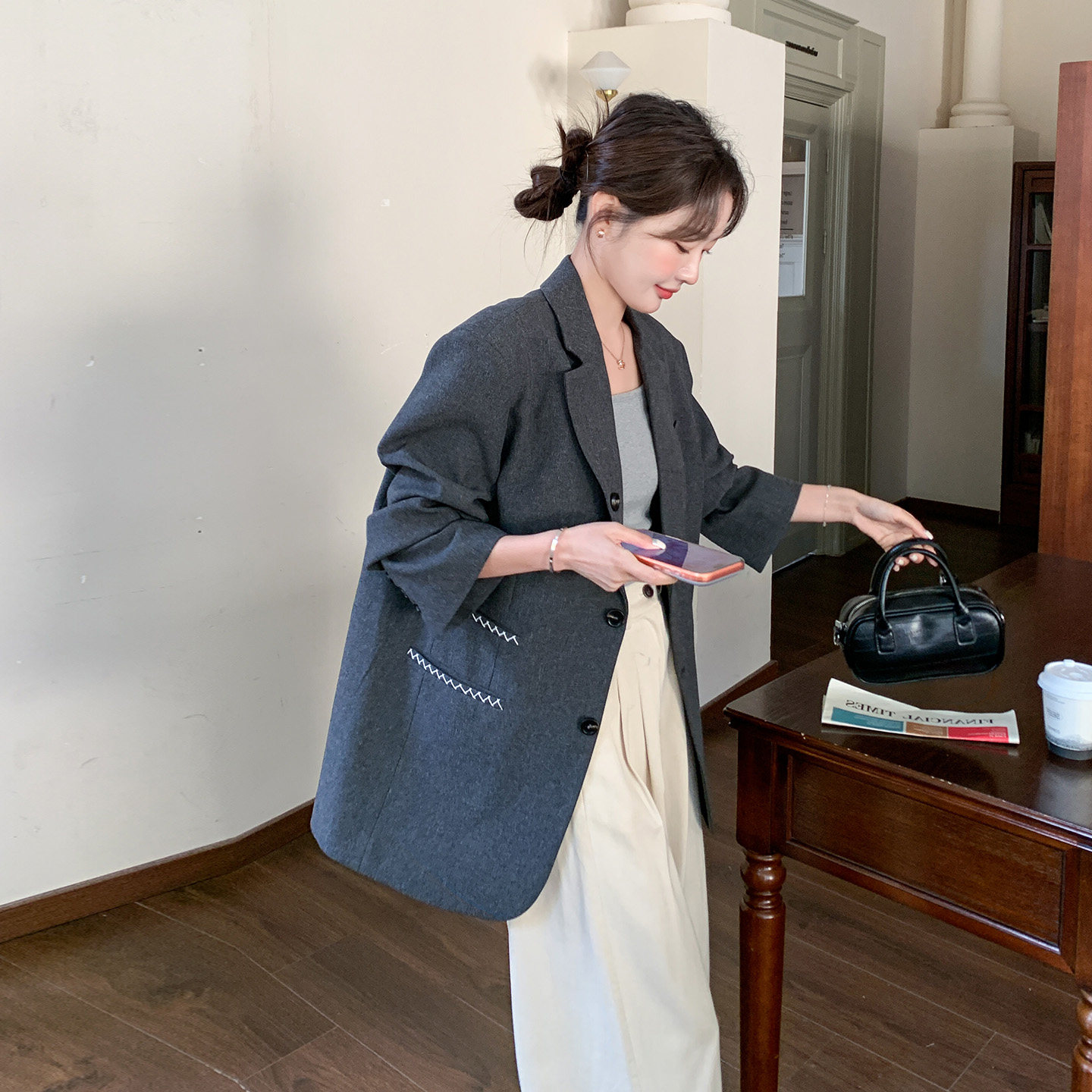 2026早春新款灰色时尚高级感西装外套女职场穿搭百搭休闲通勤上衣