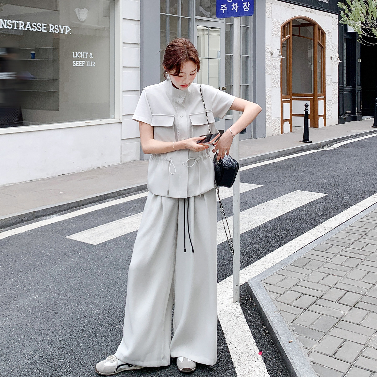 早春通勤百搭设计感工装马甲套装女2026抽绳无袖上衣阔腿裤两件套